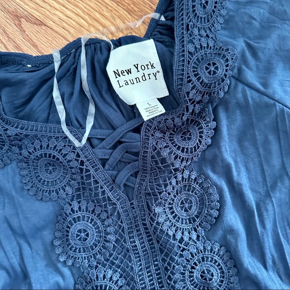 Two blouses - Picture 3 of 7